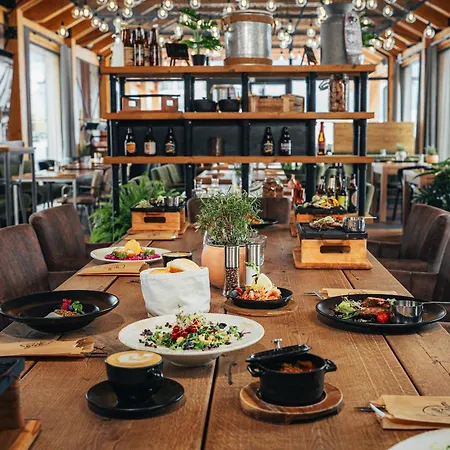 בית נופש Views,