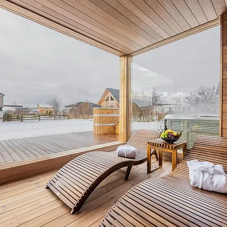 Views, Vel'ka Lomnica