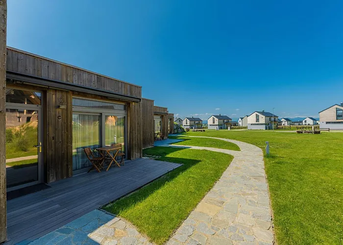 Views, 벨카 롬니차