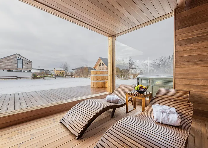 Views, 벨카 롬니차